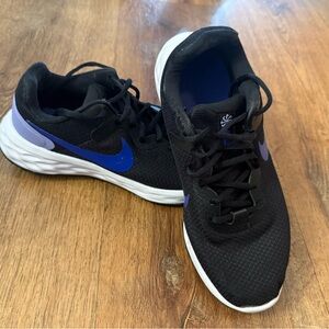Nike Women's Black and Royal Blue Sneakers Size 9